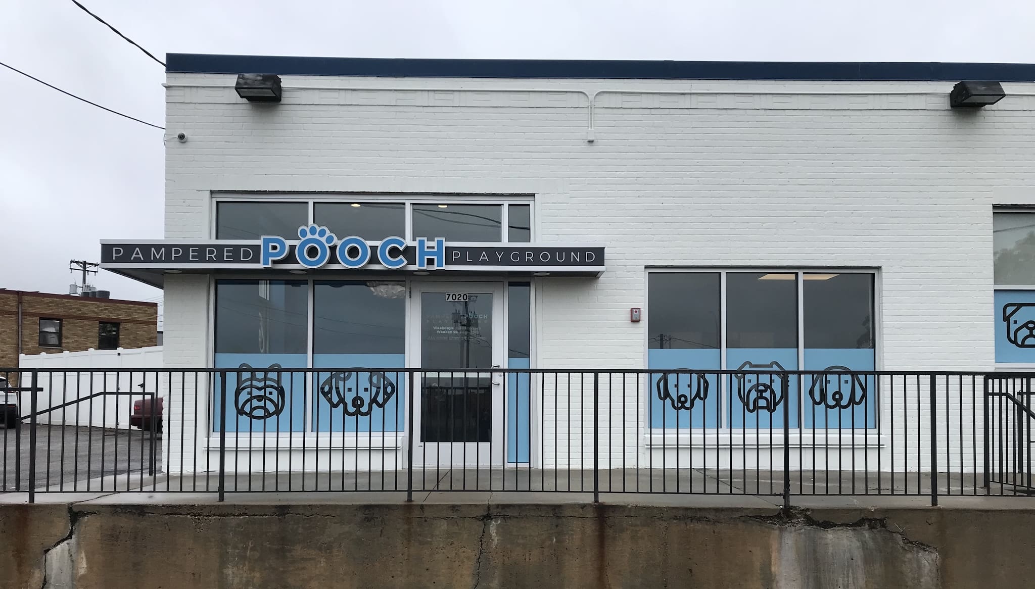 How to Use In-Store Graphics to Create a Memorable Retail Experience